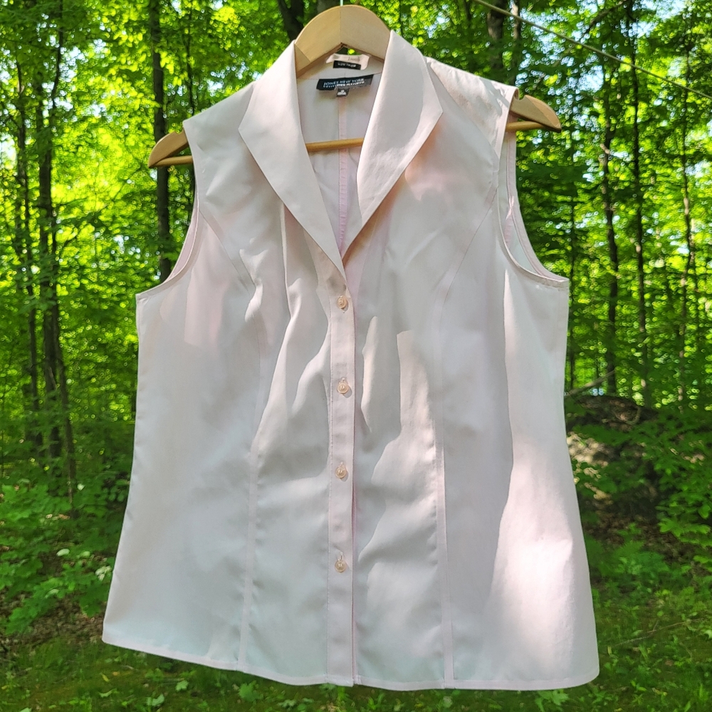 Light Pink Sleeveless Butroned Shirt